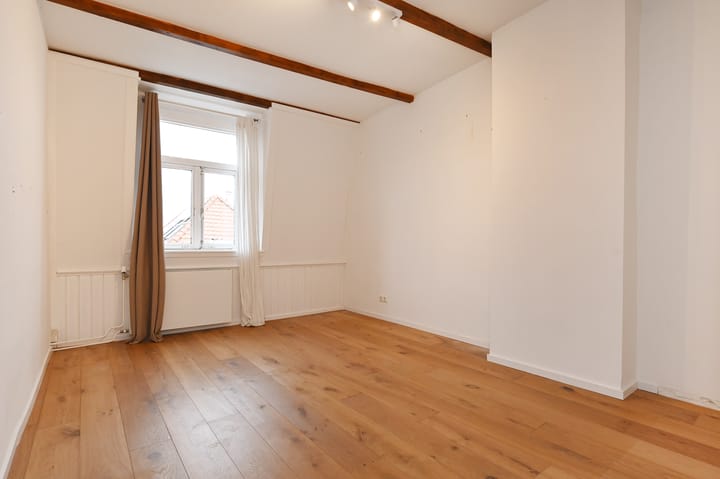 Photo 39 of Hugo de Grootstraat 9-A