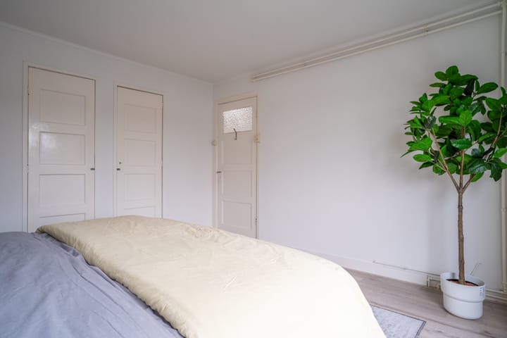 Photo 33 of Helper Oostsingel 26