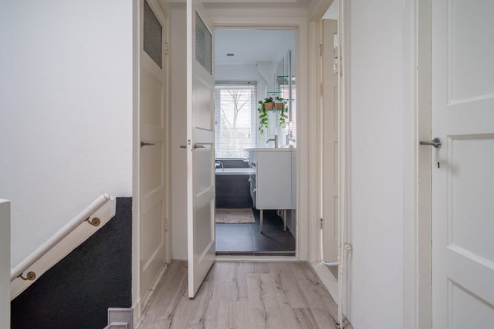 Photo 34 of Helper Oostsingel 26