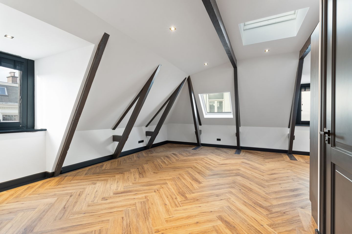 Photo 1 of Tweede Hugo de Grootstraat 18-3