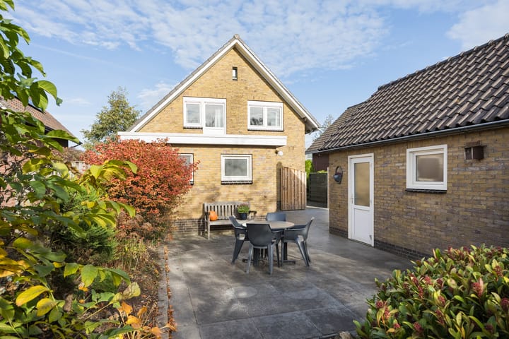 Photo 30 of De Mors 26