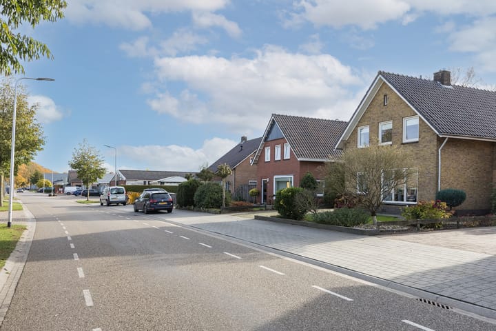 Photo 36 of De Mors 26