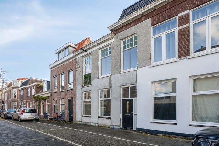 Photo 2 of Jan Nieuwenhuijzenstraat 19-B