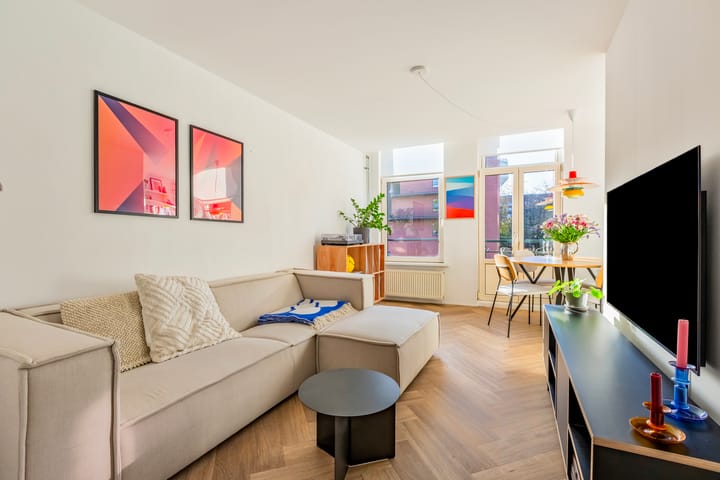 Photo 8 of Van Hallstraat 15-1