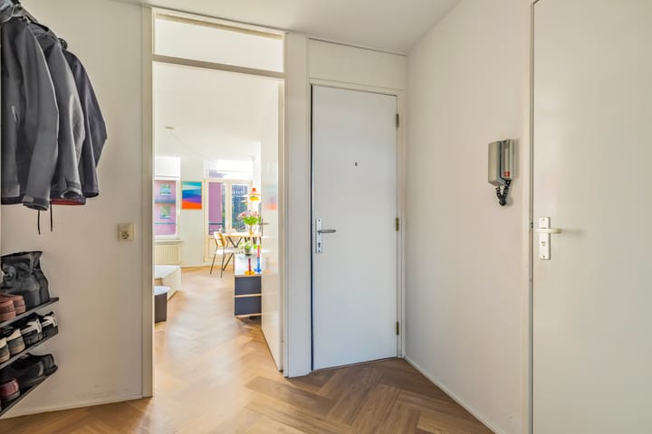 Photo 9 of Van Hallstraat 15-1