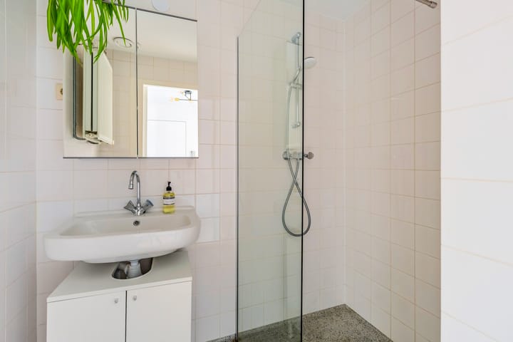 Photo 12 of Van Hallstraat 15-1