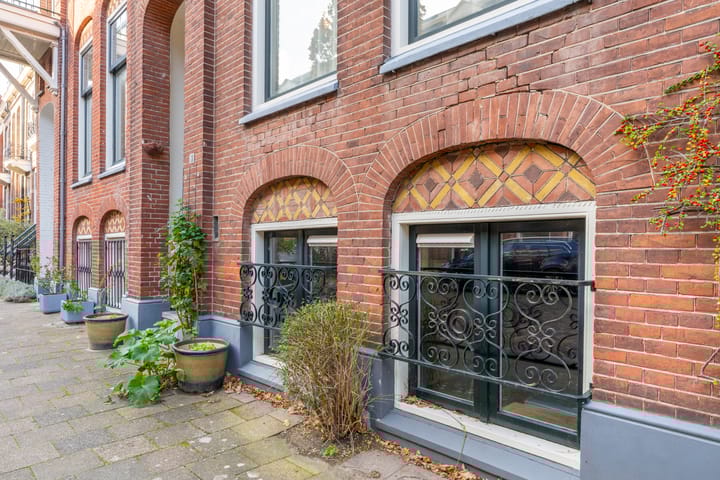 Photo 2 of Nassaustraat 18