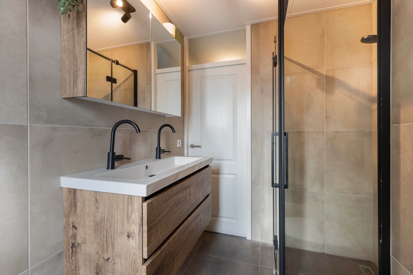 Foto 20 van de Oosthoek 28