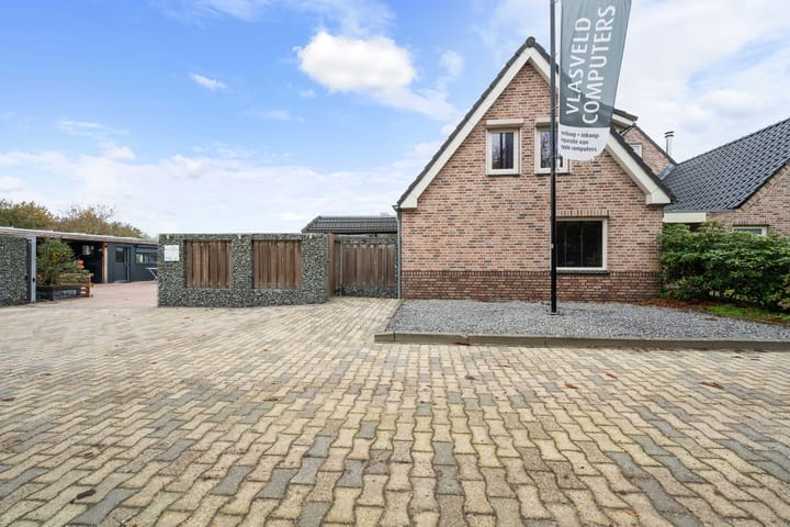 Photo 29 of Ericasestraat 77-A