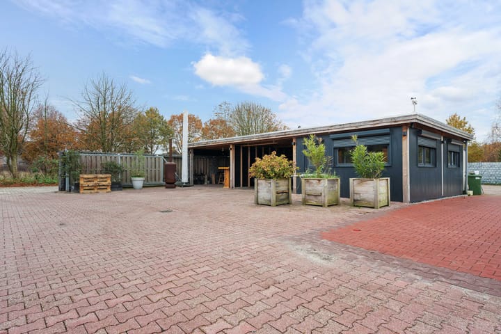 Photo 35 of Ericasestraat 77-A