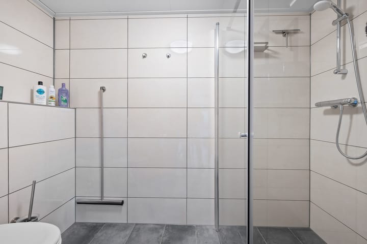 Photo 39 of Ericasestraat 77-A