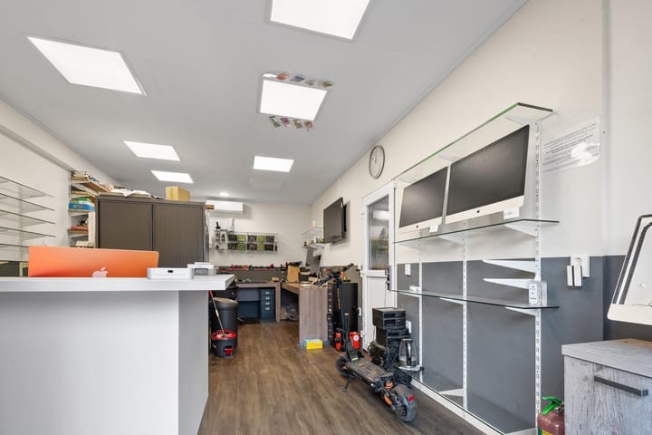 Photo 47 of Ericasestraat 77-A