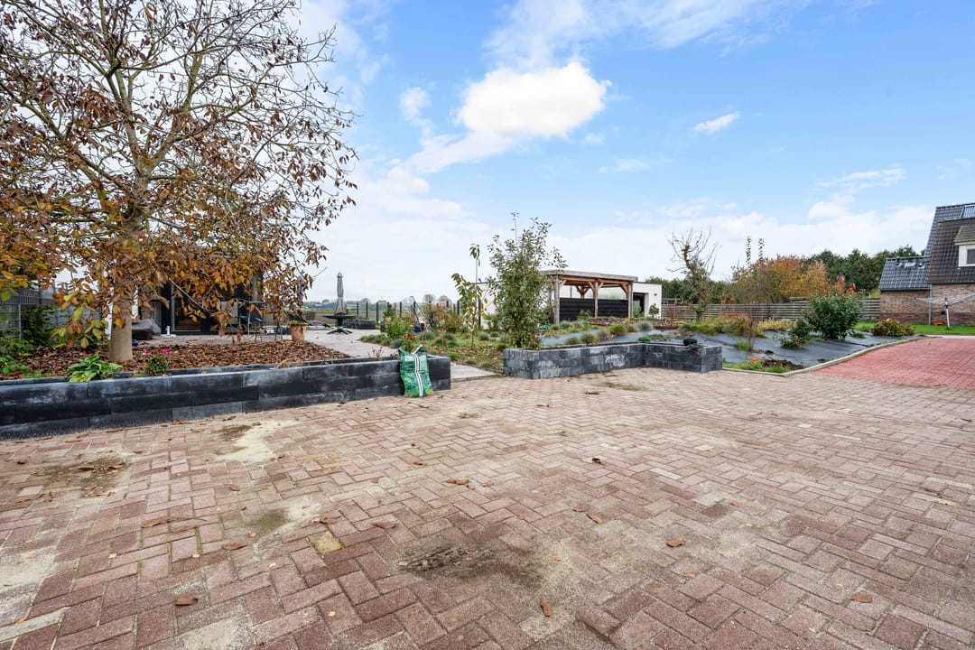 Photo 53 of Ericasestraat 77-A