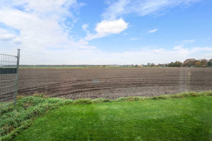 Photo 55 of Ericasestraat 77-A