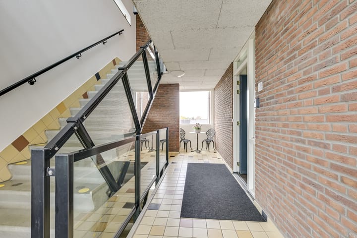 Photo 5 of Kristalwater 98