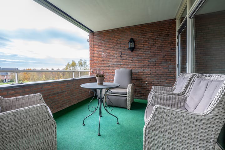 Photo 16 of Kristalwater 98