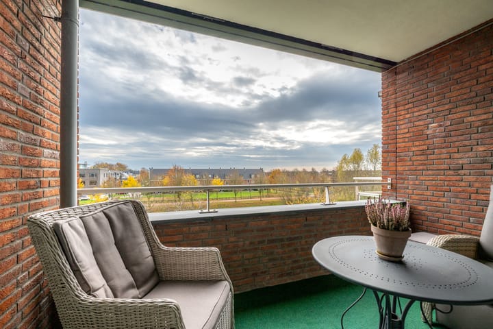 Photo 17 of Kristalwater 98