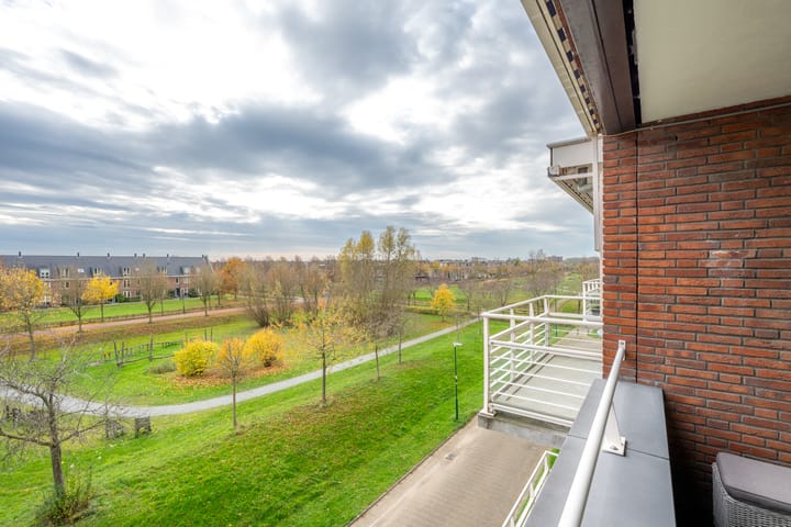 Photo 20 of Kristalwater 98