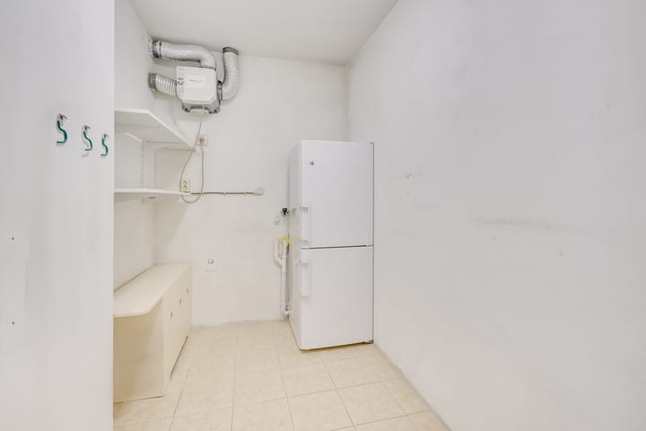 Photo 33 of Kristalwater 98