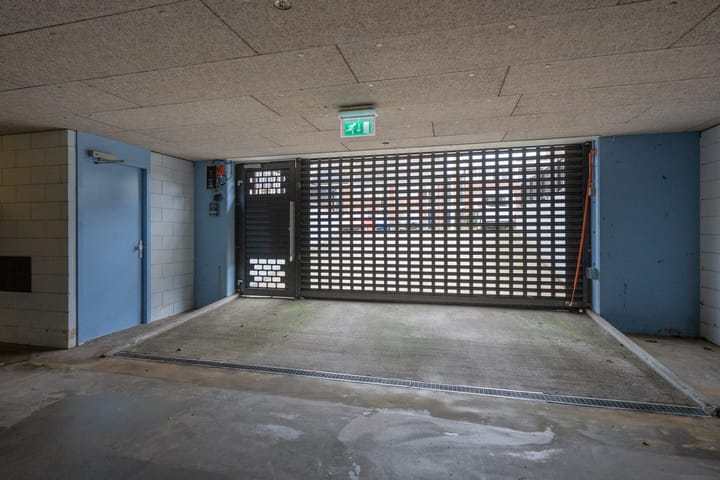 Photo 42 of Kristalwater 98