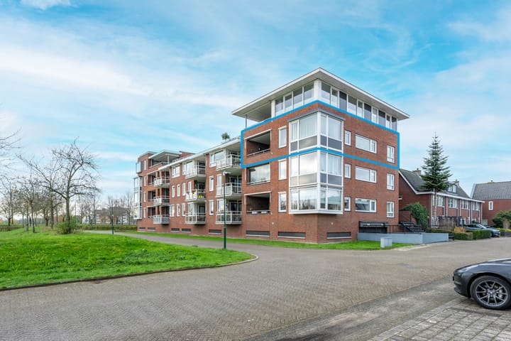 Photo 2 of Kristalwater 98