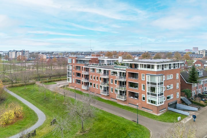 Photo 49 of Kristalwater 98