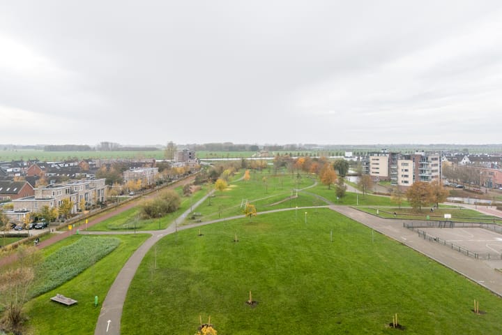 Photo 53 of Kristalwater 98