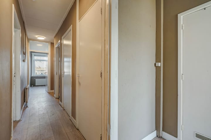 Photo 11 of Van Zeggelenlaan 5