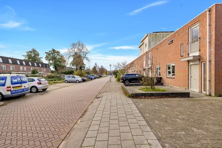 Foto 3 van Leemwierde 1