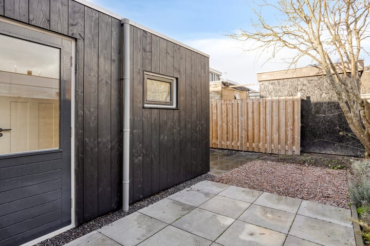 Photo 24 of Caspar di Roblesstraat 18