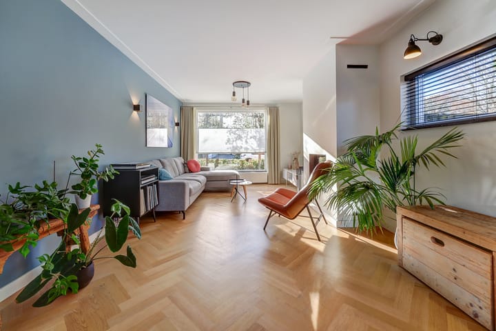 Photo 8 of Deken van Baarstraat 45