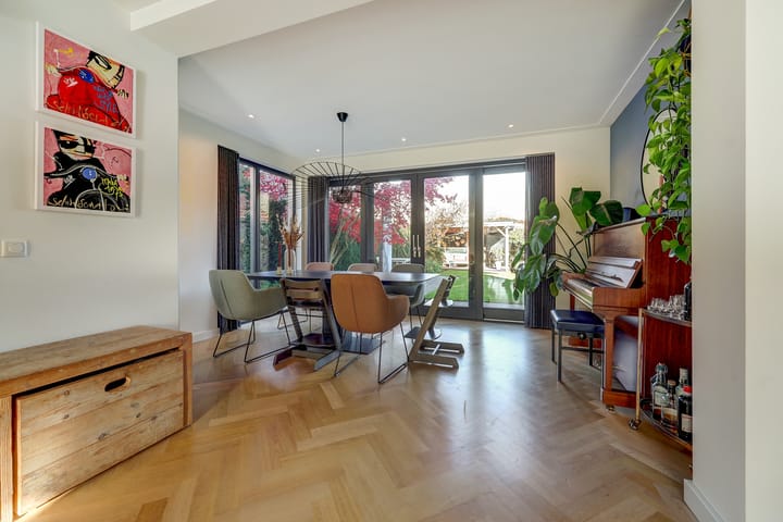 Photo 11 of Deken van Baarstraat 45