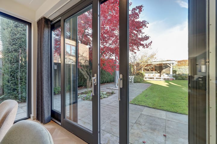 Photo 13 of Deken van Baarstraat 45