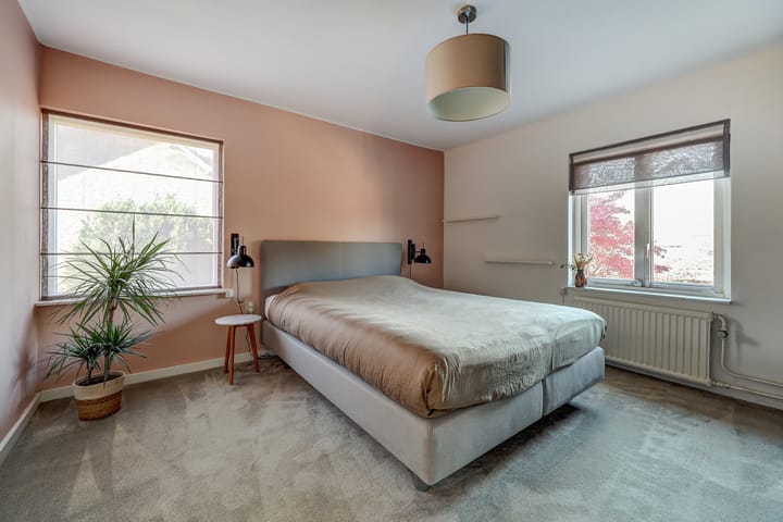 Photo 25 of Deken van Baarstraat 45