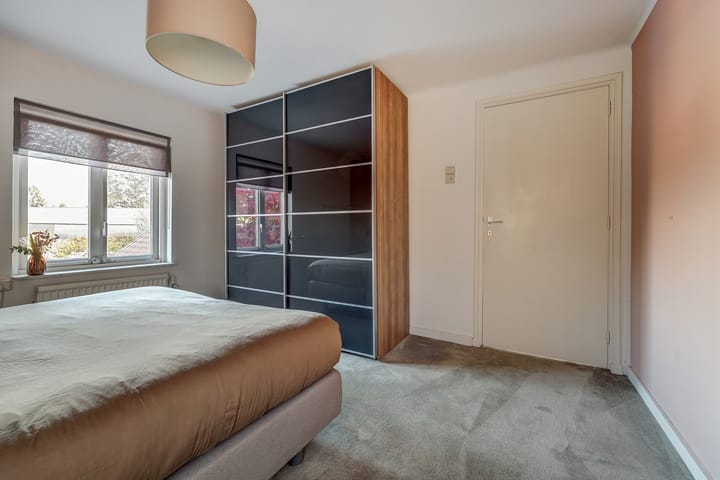 Photo 26 of Deken van Baarstraat 45