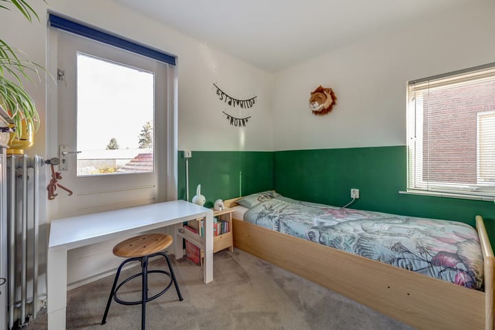 Photo 28 of Deken van Baarstraat 45