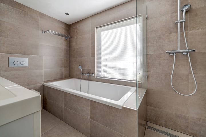 Photo 29 of Deken van Baarstraat 45