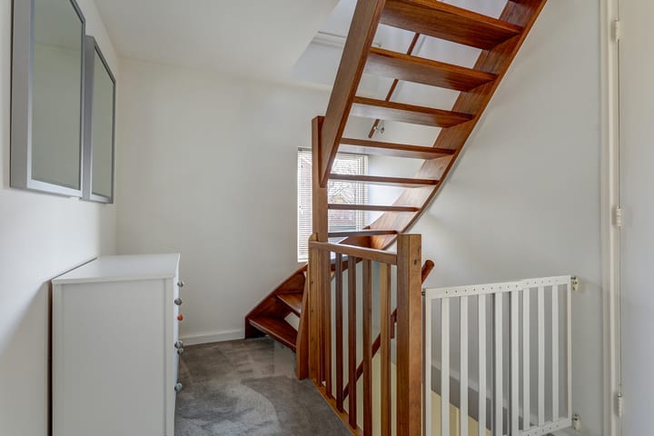 Photo 32 of Deken van Baarstraat 45