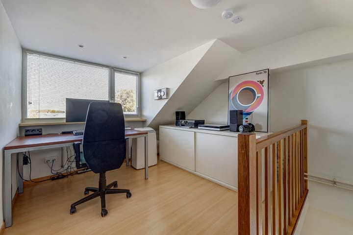 Photo 36 of Deken van Baarstraat 45