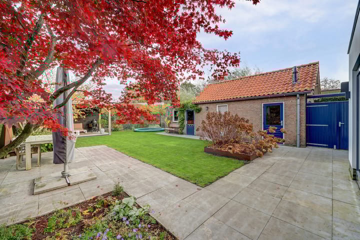 Photo 38 of Deken van Baarstraat 45