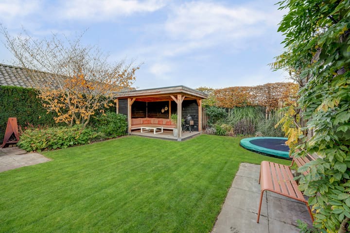 Photo 40 of Deken van Baarstraat 45