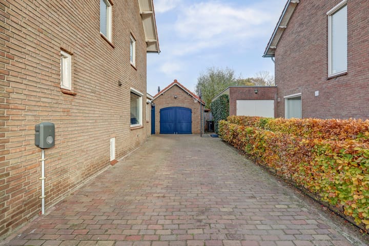 Photo 50 of Deken van Baarstraat 45