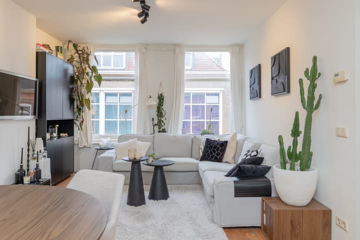 Photo 10 of Van Ostadestraat 146-3V