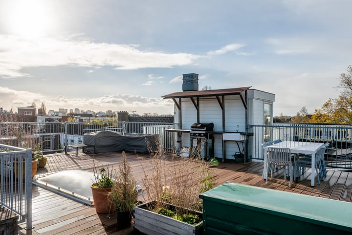 Photo 2 of Derde Helmersstraat 23-3