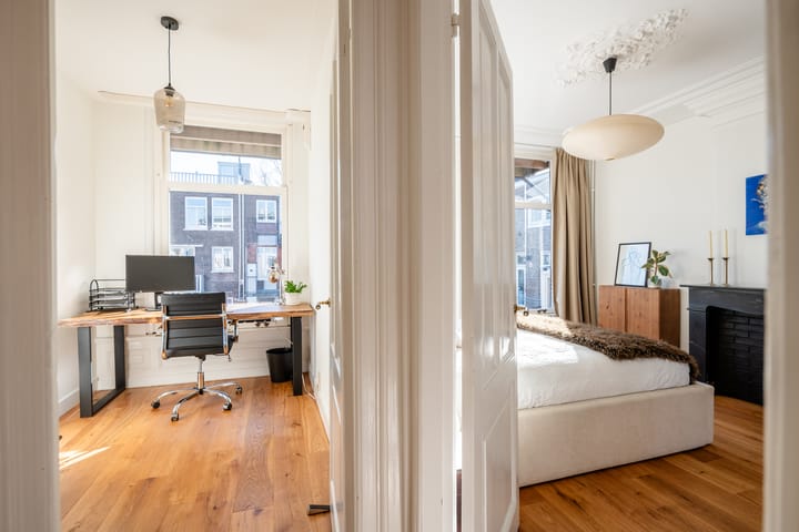 Photo 35 of Derde Helmersstraat 23-3