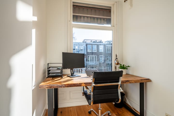 Photo 37 of Derde Helmersstraat 23-3