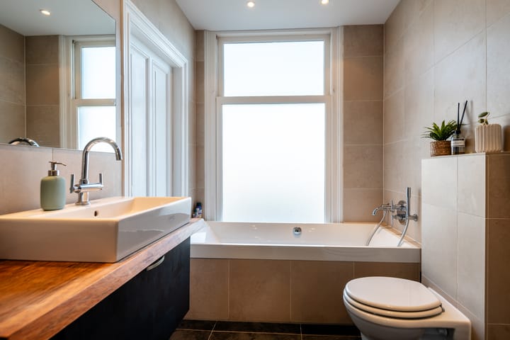 Photo 38 of Derde Helmersstraat 23-3