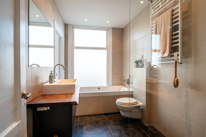 Photo 39 of Derde Helmersstraat 23-3