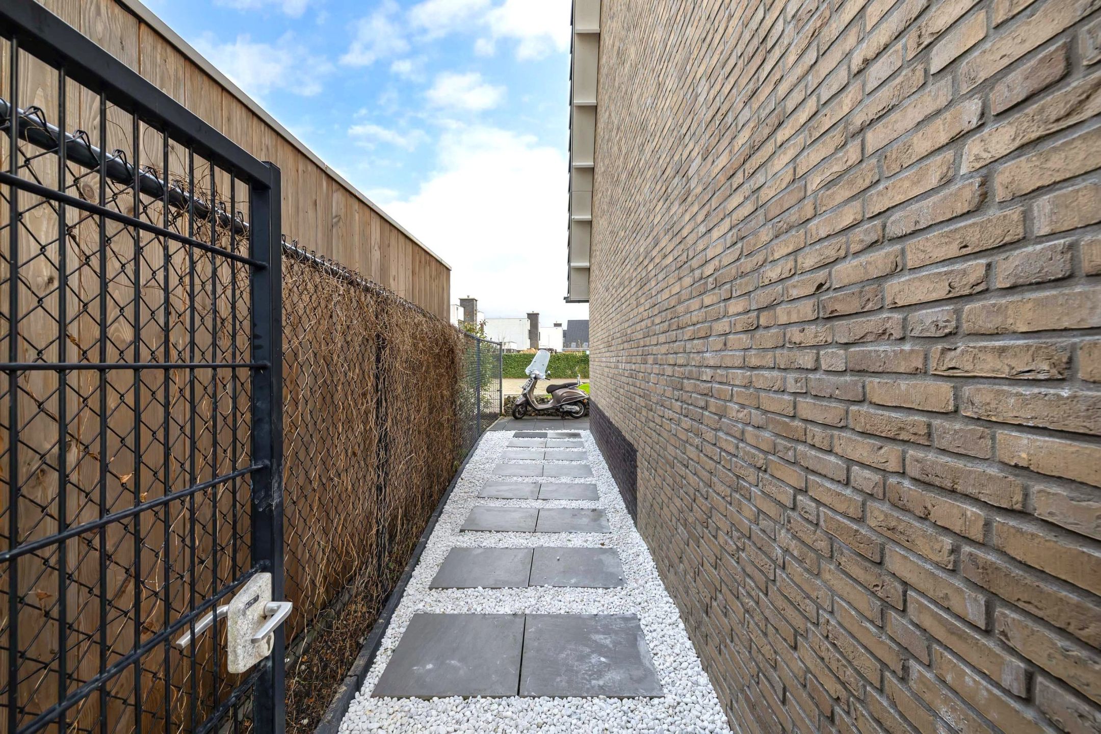 Foto 21 van Dotterbloemhof 14