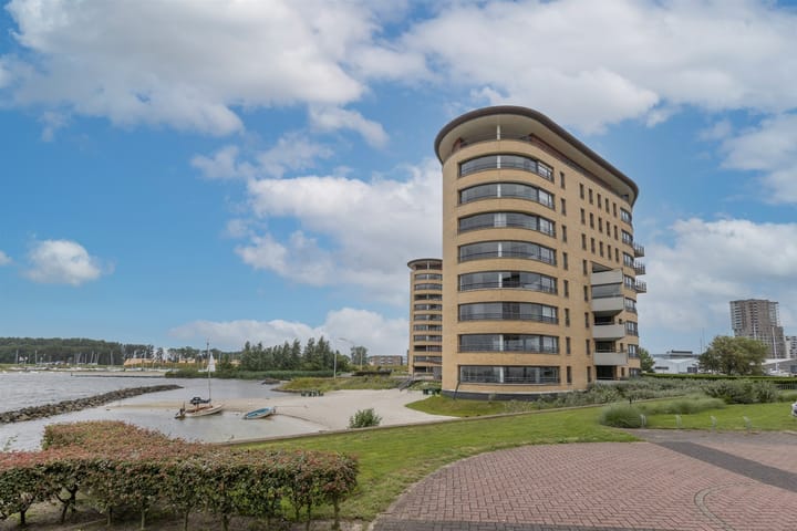 Photo 42 of Marinaweg 91